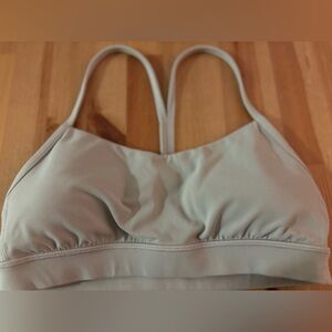 Lululemon Flow Y Nulu light support bra A-C cup size 8